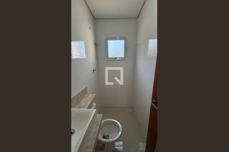 Banheiro de apartamento à venda com 2 quartos, 52m² em Vila Mazzei, Santo André