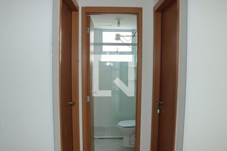 Corredor de apartamento para alugar com 2 quartos, 39m² em Lajeado, Cotia