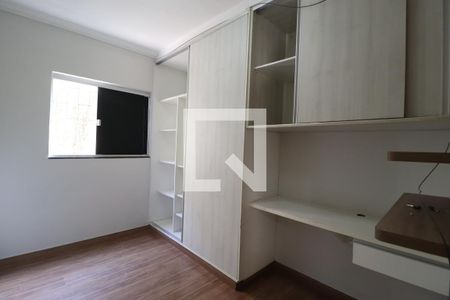 Quarto 1 de apartamento para alugar com 2 quartos, 53m² em Alto Umuarama, Uberlândia