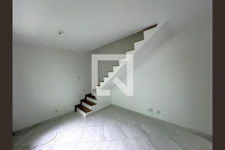 Casa para alugar com 2 quartos, 65m² em Bento Ribeiro, Rio de Janeiro