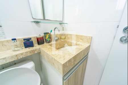 Banheiro  de apartamento à venda com 2 quartos, 45m² em Vila Bela Vista, Santo André