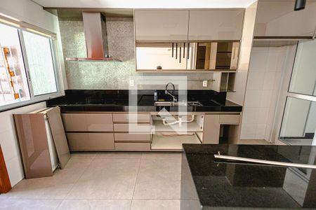 cozinha de casa para alugar com 3 quartos, 150m² em Copacabana, Belo Horizonte