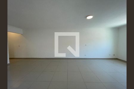 Sala de casa para alugar com 3 quartos, 200m² em Jardim das Vertentes, São Paulo