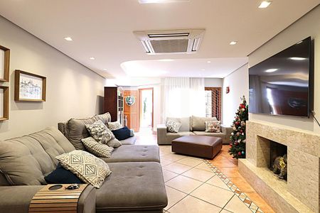 Sala de casa à venda com 4 quartos, 400m² em Vila Jardim, Porto Alegre