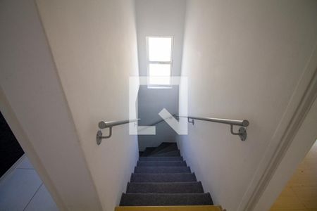 Escada de casa para alugar com 2 quartos, 120m² em Vila Congonhas, São Paulo