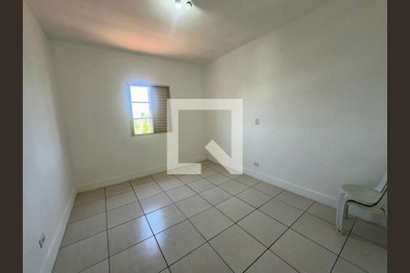 Quarto 2 de casa para alugar com 2 quartos, 65m² em Jardim Regina Alice, Barueri