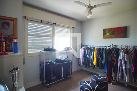 Quarto 2 de casa à venda com 4 quartos, 300m² em Parque Santa Fé, Porto Alegre