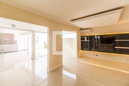 Sala  de casa de condomínio à venda com 3 quartos, 190m² em Tamboré, Santana de Parnaíba