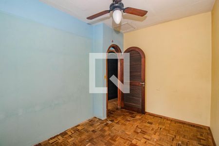 Quarto 1 de casa para alugar com 3 quartos, 204m² em Santa Maria Goretti, Porto Alegre