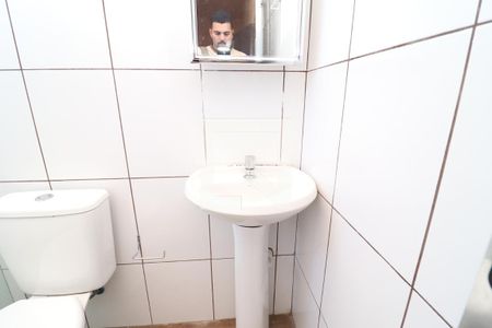 Banheiro de casa para alugar com 1 quarto, 45m² em Praia da Bandeira, Rio de Janeiro