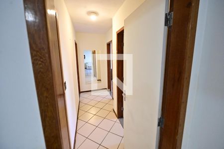 Corredor de apartamento para alugar com 3 quartos, 104m² em Setor Bueno, Goiânia