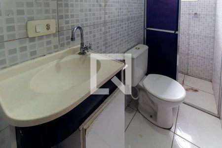 Banheiro de casa para alugar com 2 quartos, 56m² em Cidade Satelite Santa Barbara, São Paulo