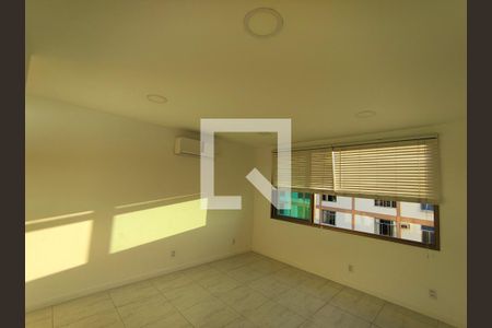 Quarto de kitnet/studio para alugar com 0 quarto, 28m² em Freguesia (jacarepaguá), Rio de Janeiro