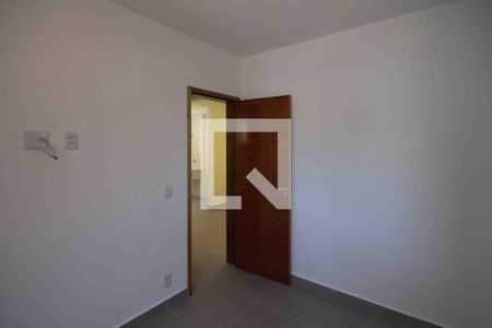 Quarto de apartamento para alugar com 2 quartos, 41m² em Vila Paulo Silas, São Paulo