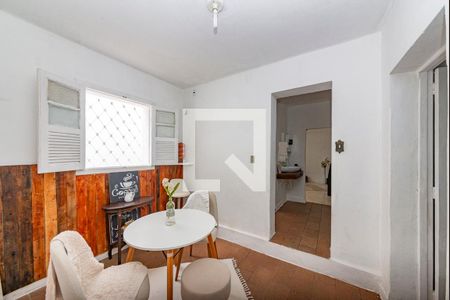 Sala 2 de casa para alugar com 2 quartos, 100m² em João Pinheiro, Belo Horizonte