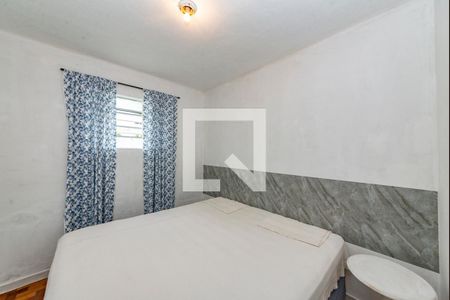 Quarto 1 de casa para alugar com 2 quartos, 100m² em João Pinheiro, Belo Horizonte