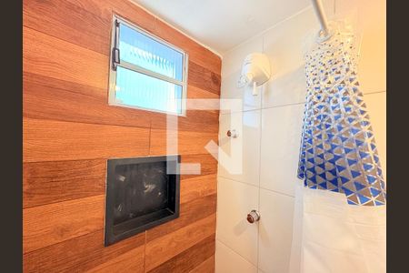 Banheiro Social de kitnet/studio para alugar com 1 quarto, 36m² em Jardim Itália, Várzea Paulista