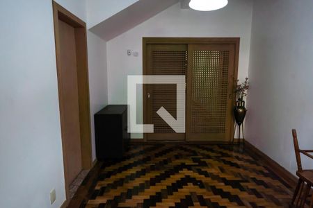 Hall de entrada de casa à venda com 4 quartos, 250m² em Independência, Porto Alegre