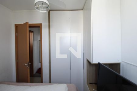 Quarto 1 de apartamento à venda com 2 quartos, 45m² em Humaitá, Porto Alegre