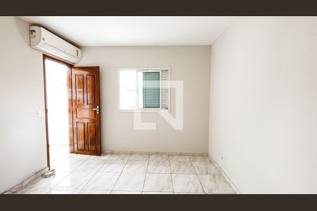 Suíte 1 de casa para alugar com 2 quartos, 71m² em Parque Peruche, São Paulo