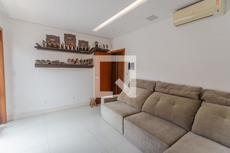 Sala 2 de casa à venda com 3 quartos, 315m² em Floresta, Belo Horizonte