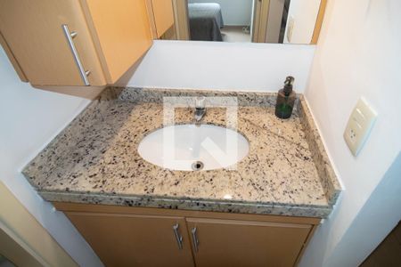 Banheiro  de apartamento à venda com 1 quarto, 50m² em Consolação, São Paulo