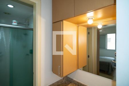 Banheiro  de apartamento à venda com 1 quarto, 50m² em Consolação, São Paulo