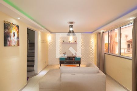 Sala de casa de condomínio para alugar com 2 quartos, 120m² em Campo Grande, Rio de Janeiro