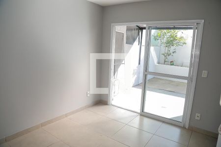 Sala de casa de condomínio para alugar com 2 quartos, 90m² em Mário Quintana, Viamão