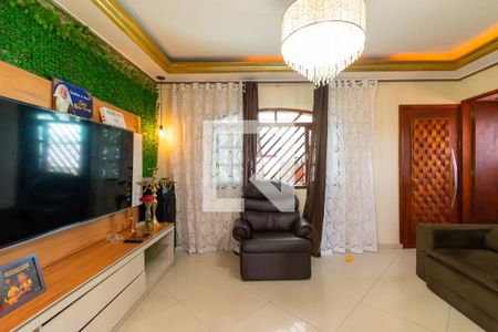 Casa para alugar com 4 quartos, 220m² em Parque Santa Madalena, São Paulo