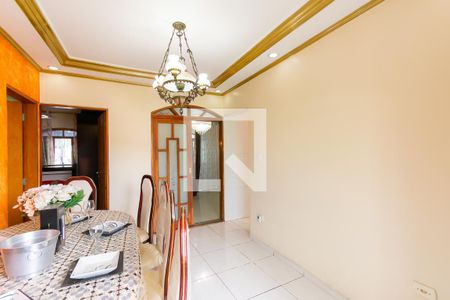 Casa para alugar com 4 quartos, 220m² em Parque Santa Madalena, São Paulo