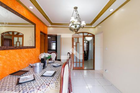 Casa para alugar com 4 quartos, 220m² em Parque Santa Madalena, São Paulo