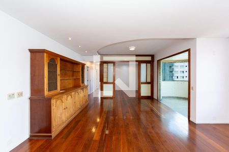 Apartamento à venda com 4 quartos, 147m² em Serra, Belo Horizonte