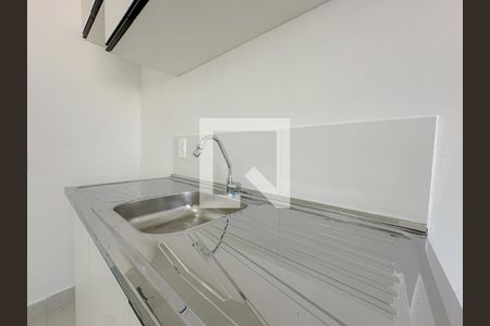 Sala/Cozinha de apartamento para alugar com 1 quarto, 25m² em Parque Industrial Tomas Edson, São Paulo