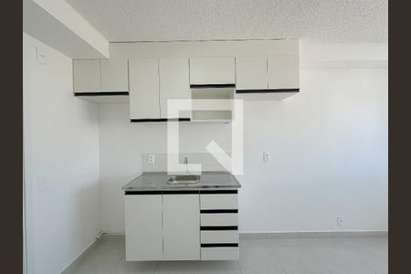 Sala/Cozinha de apartamento para alugar com 1 quarto, 25m² em Parque Industrial Tomas Edson, São Paulo