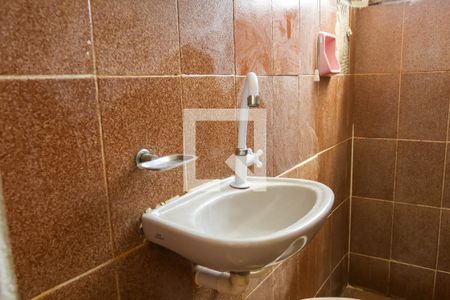 Banheiro - 1º Pavimento de casa para alugar com 2 quartos, 67m² em Cavalcanti, Rio de Janeiro
