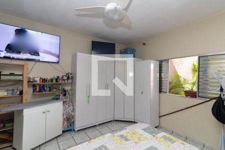 Quarto 1 de casa para alugar com 10 quartos, 500m² em Vila Taquari, São Paulo