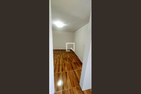 Quarto 2 de casa para alugar com 2 quartos, 47m² em Conjunto Residencial Salvador Tolezani, São Paulo