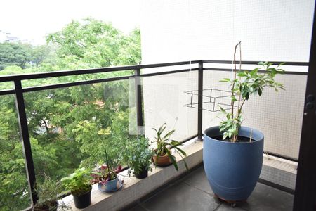 Sacada de apartamento para alugar com 3 quartos, 90m² em Mirandópolis, São Paulo