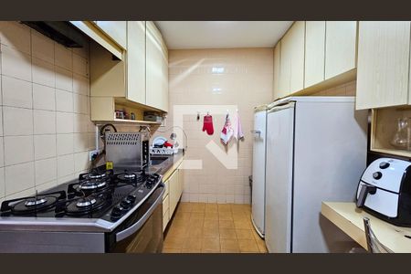 Cozinha  de apartamento à venda com 3 quartos, 105m² em Vila Sofia, São Paulo
