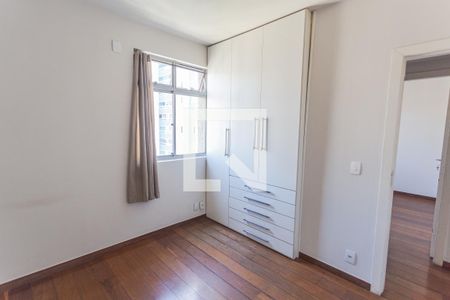 Quarto 2 de apartamento para alugar com 2 quartos, 75m² em Lourdes, Belo Horizonte