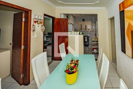 Casa à venda com 3 quartos, 270m² em Cândida Ferreira, Belo Horizonte