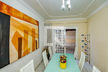 Casa à venda com 3 quartos, 270m² em Cândida Ferreira, Belo Horizonte