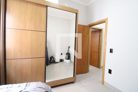 Quarto 1 de casa para alugar com 3 quartos, 142m² em Jardim Brasília, Uberlândia