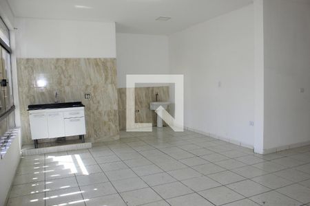 Sala e cozinha  de casa à venda com 5 quartos, 600m² em Vila das Palmeiras, Guarulhos