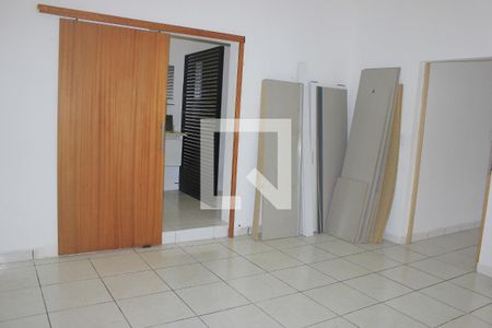 Suíte (Casa 1) de casa à venda com 5 quartos, 600m² em Vila das Palmeiras, Guarulhos