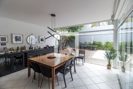 Sala  de casa de condomínio à venda com 4 quartos, 300m² em Residencial Tres (alphaville), Santana de Parnaíba