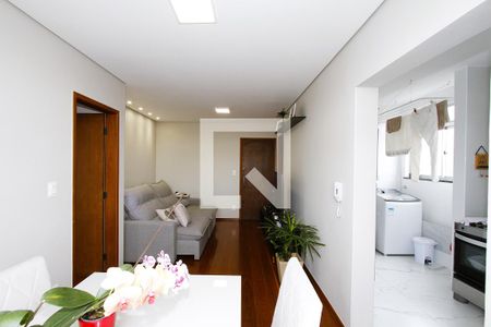 Sala de apartamento para alugar com 2 quartos, 59m² em Carlos Prates, Belo Horizonte