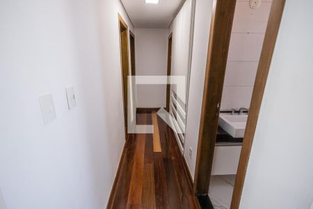 Corredor de apartamento para alugar com 3 quartos, 148m² em Santa Amelia, Belo Horizonte