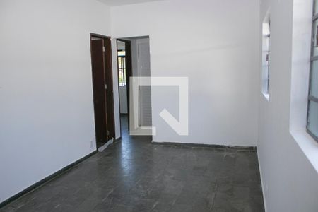 Sala de casa para alugar com 2 quartos, 90m² em Santa Tereza, Belo Horizonte